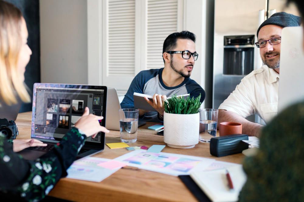 Audience Engagement Through Tailored Social Content